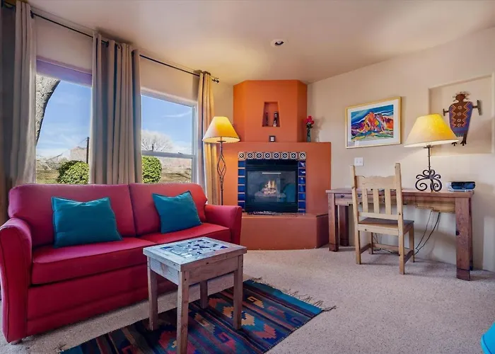 King With Shared Hot Tub And Breakfast Included