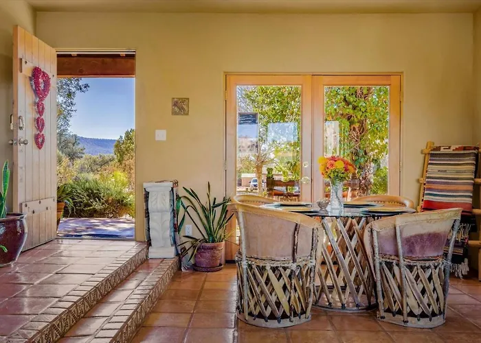 Apartment King With Shared Hot Tub And Breakfast Included *