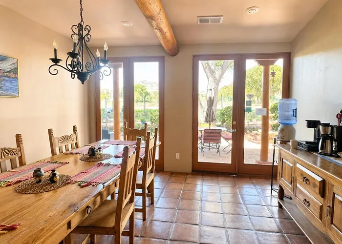 King With Shared Hot Tub And Breakfast Included Sedona
